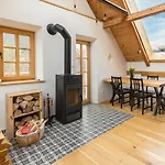 Hisa Na Soncu / Sun House 아파트