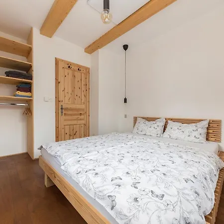 Hisa Na Soncu / Sun House