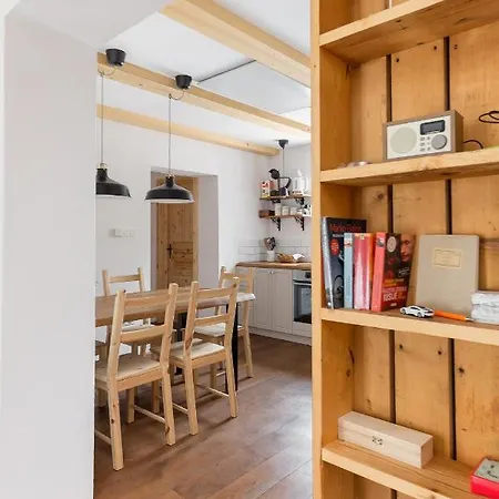 Hisa Na Soncu / Sun House *