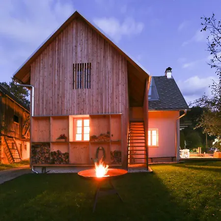 Hisa Na Soncu / Sun House *