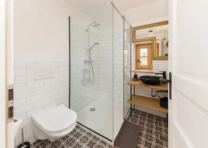 Hisa Na Soncu / Sun House *