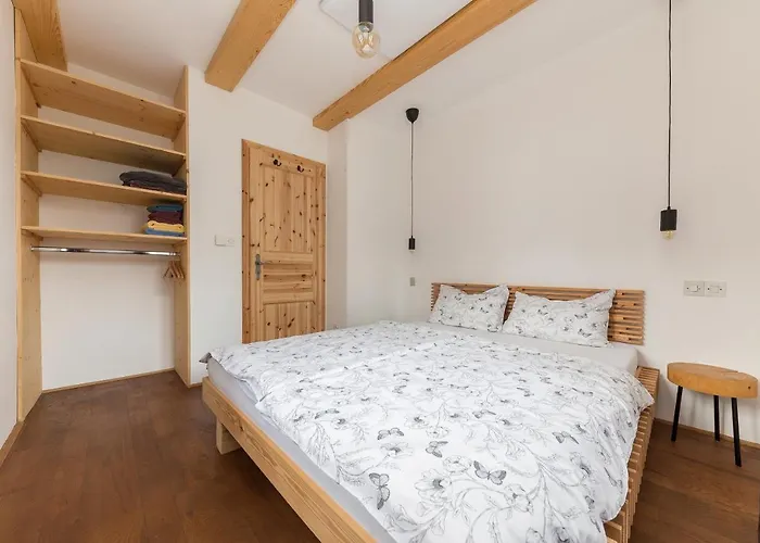 Hisa Na Soncu / Sun House